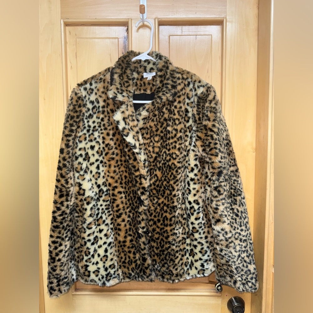 Vintage and RARE Jacks Surfboards Faux Fur Leopard Print Teddy Jacket